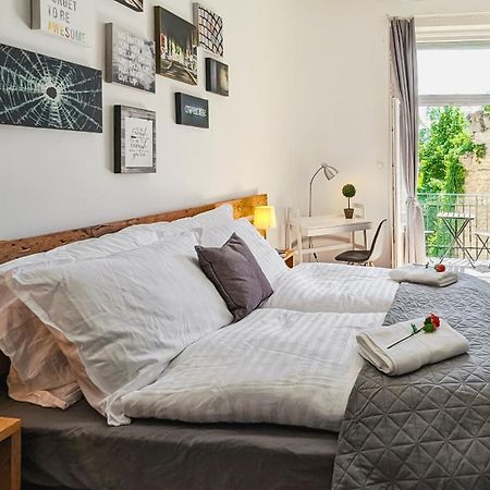 3 Room Apartment In The Beautiful Street Βουδαπέστη Εξωτερικό φωτογραφία
