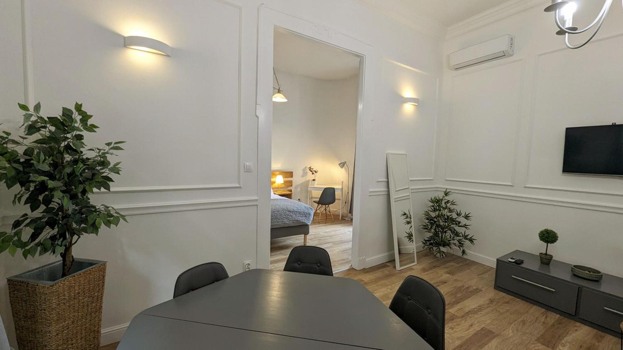 3 Room Apartment In The Beautiful Street Βουδαπέστη Εξωτερικό φωτογραφία