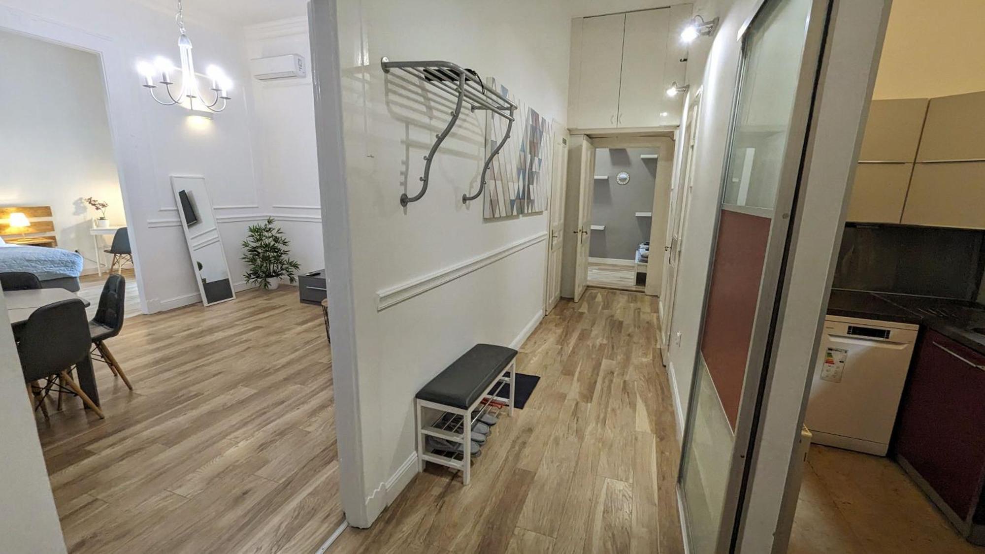 3 Room Apartment In The Beautiful Street Βουδαπέστη Εξωτερικό φωτογραφία