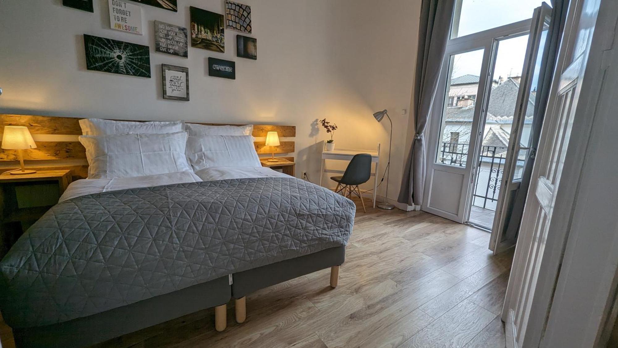 3 Room Apartment In The Beautiful Street Βουδαπέστη Εξωτερικό φωτογραφία