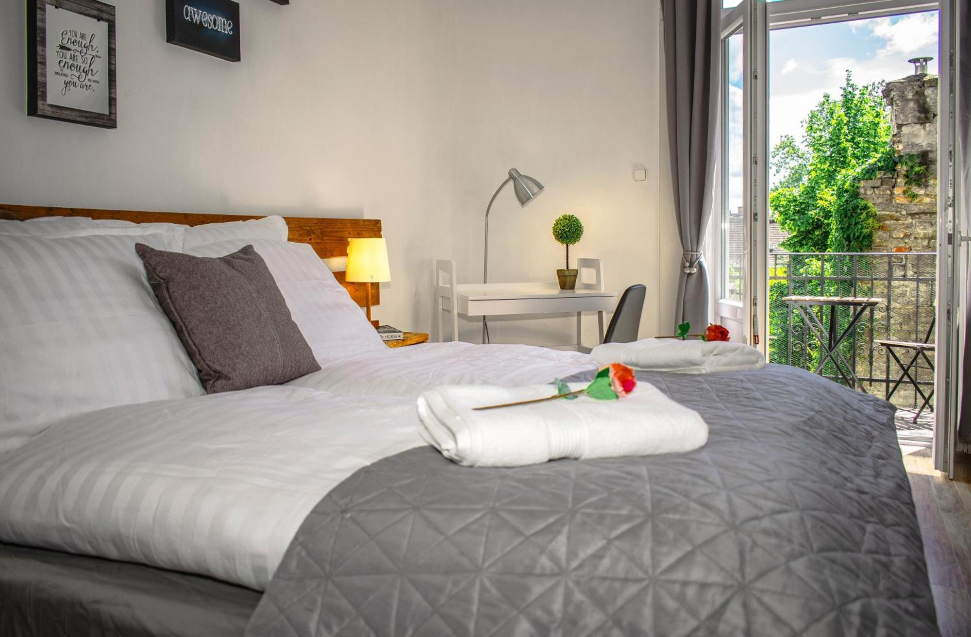 3 Room Apartment In The Beautiful Street Βουδαπέστη Εξωτερικό φωτογραφία