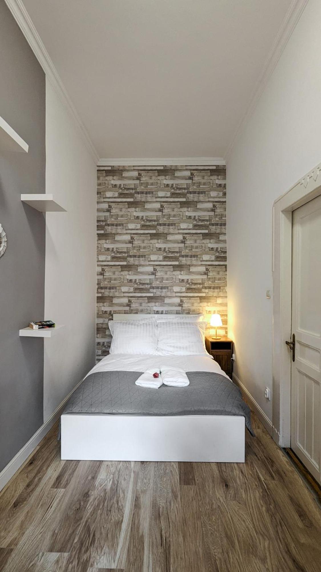 3 Room Apartment In The Beautiful Street Βουδαπέστη Εξωτερικό φωτογραφία
