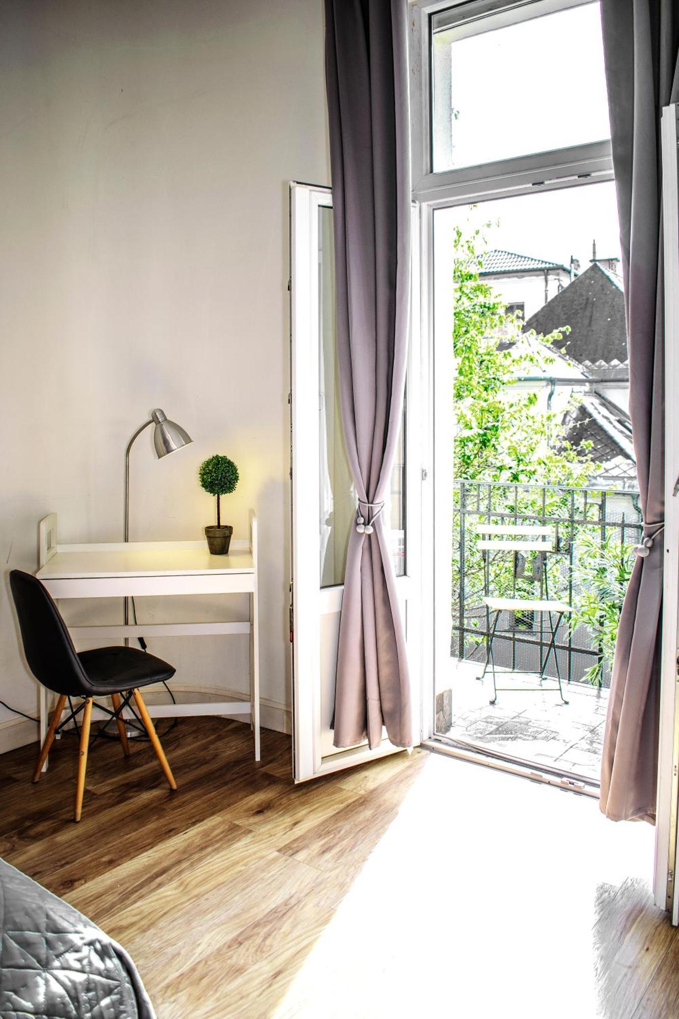 3 Room Apartment In The Beautiful Street Βουδαπέστη Εξωτερικό φωτογραφία