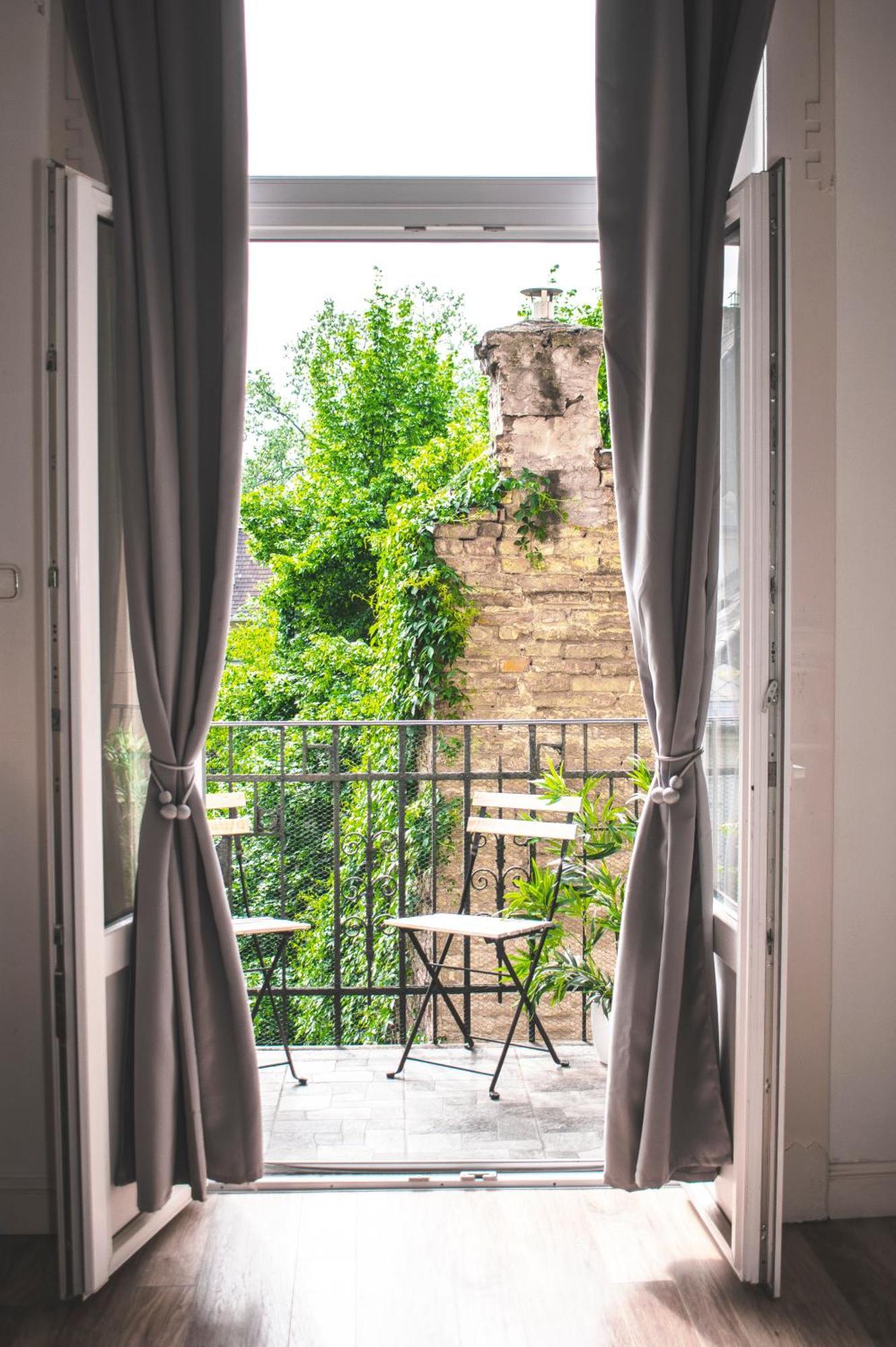 3 Room Apartment In The Beautiful Street Βουδαπέστη Εξωτερικό φωτογραφία