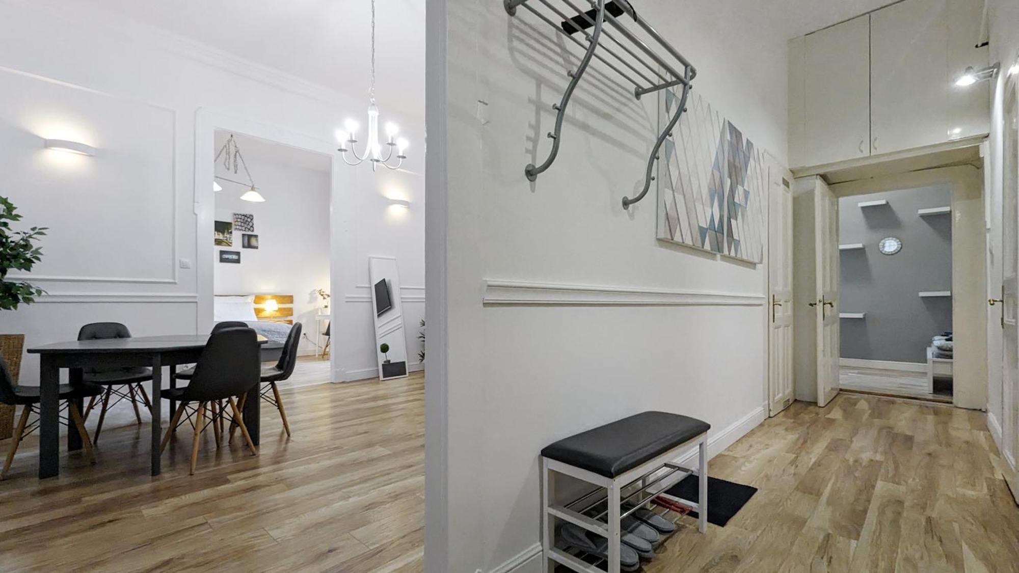 3 Room Apartment In The Beautiful Street Βουδαπέστη Εξωτερικό φωτογραφία