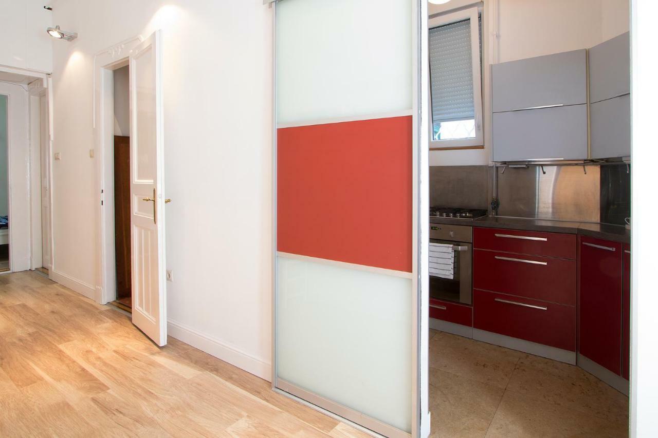 3 Room Apartment In The Beautiful Street Βουδαπέστη Εξωτερικό φωτογραφία