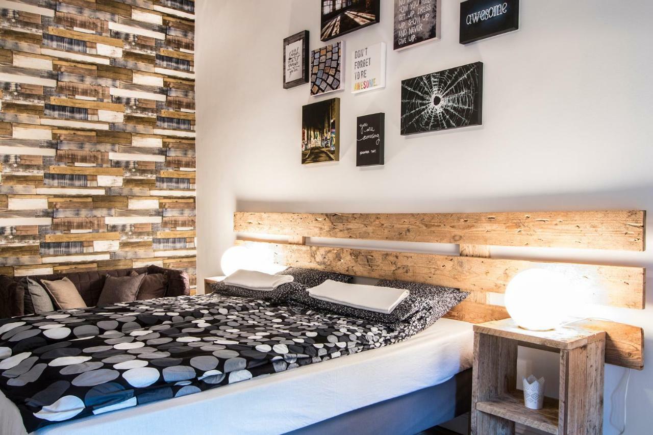 3 Room Apartment In The Beautiful Street Βουδαπέστη Εξωτερικό φωτογραφία