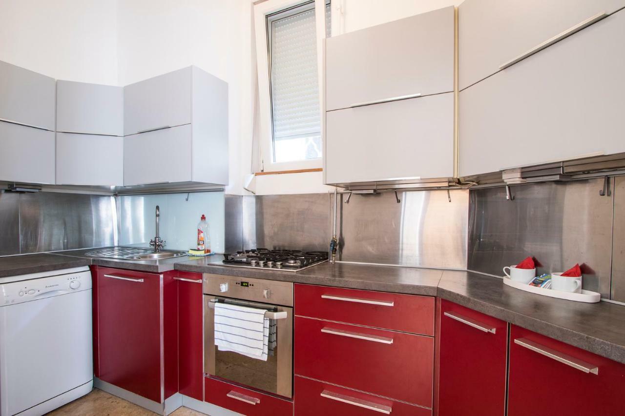 3 Room Apartment In The Beautiful Street Βουδαπέστη Εξωτερικό φωτογραφία