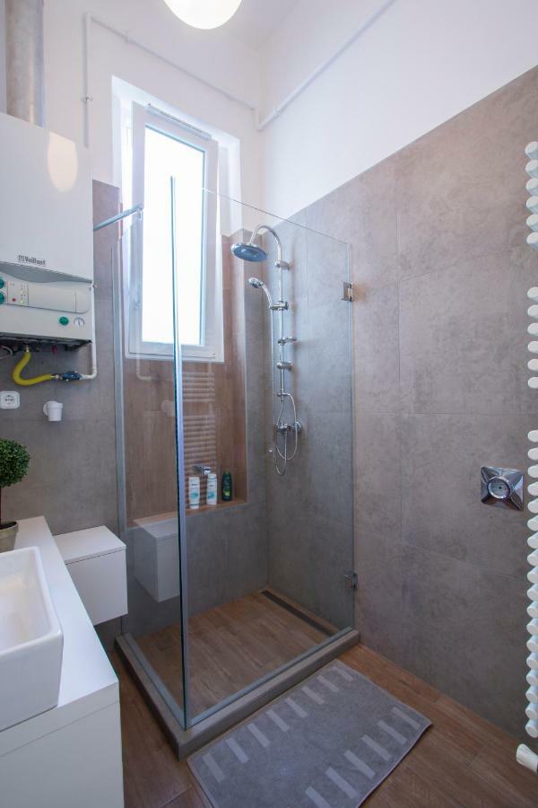 3 Room Apartment In The Beautiful Street Βουδαπέστη Εξωτερικό φωτογραφία