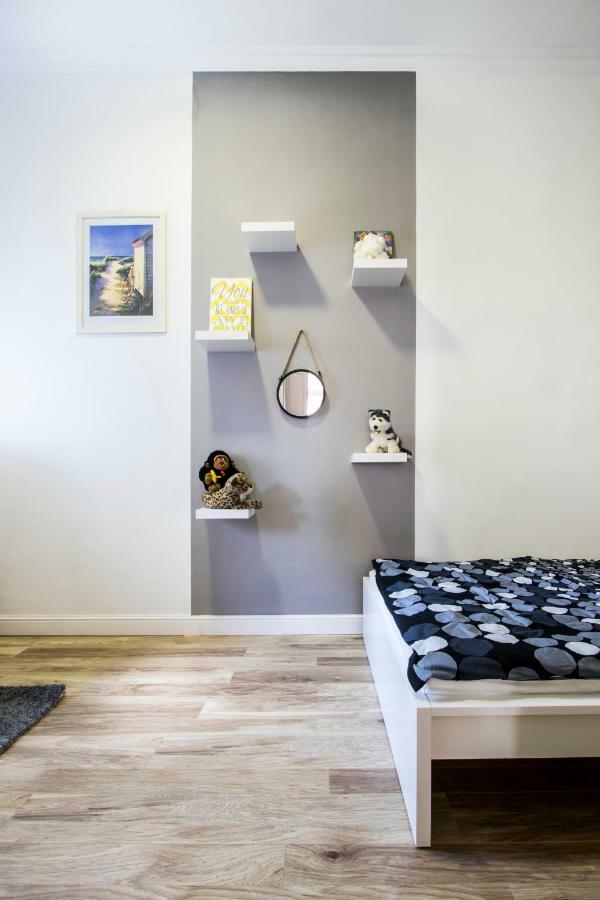 3 Room Apartment In The Beautiful Street Βουδαπέστη Εξωτερικό φωτογραφία